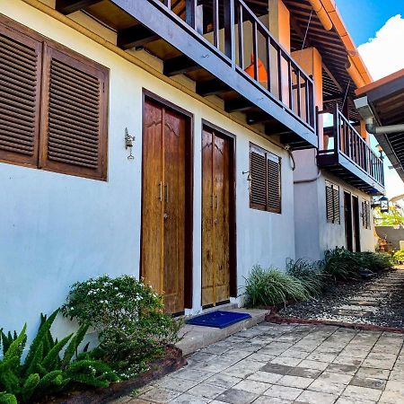 Capung Guesthouse Jimbaran Exteriör bild
